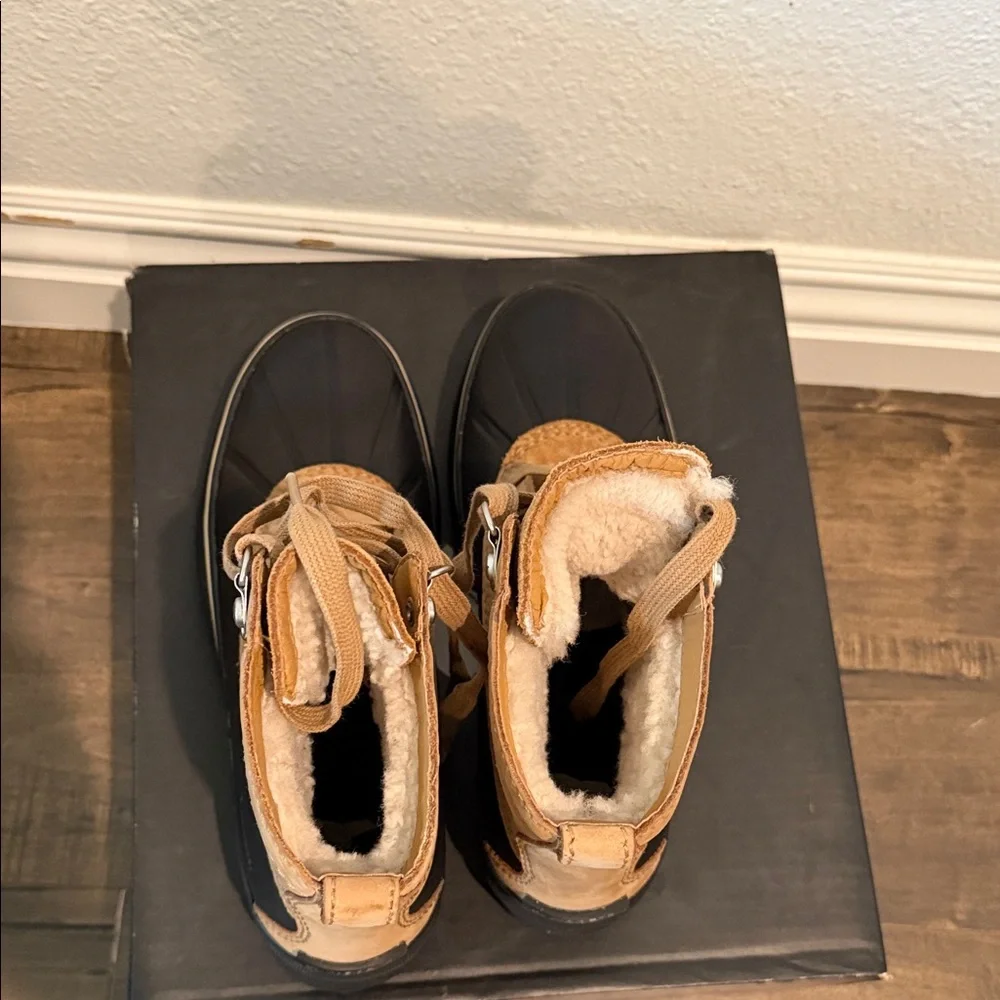 “””””Brand-new””””” Sorel Caribou Storm WP Boots - Tan and Black - Picture 5 of 7